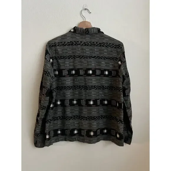 Chicos Design Button Up Top Size Medium Womens Front Pockets - Picture 2 of 4